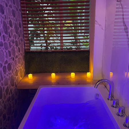 Rooftop Inn Мале Экстерьер фото